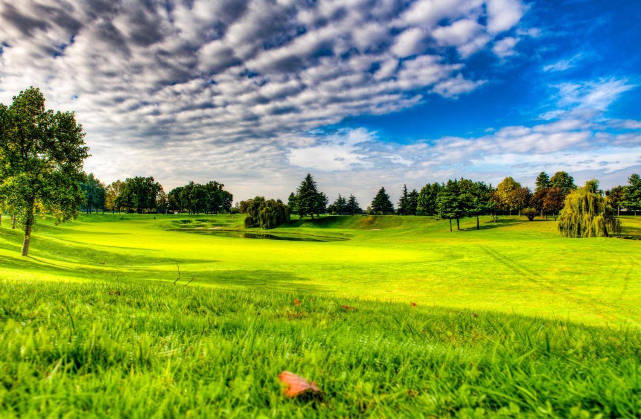 Le Robinie Golf & Resort 솔비아테올로나 외부 사진