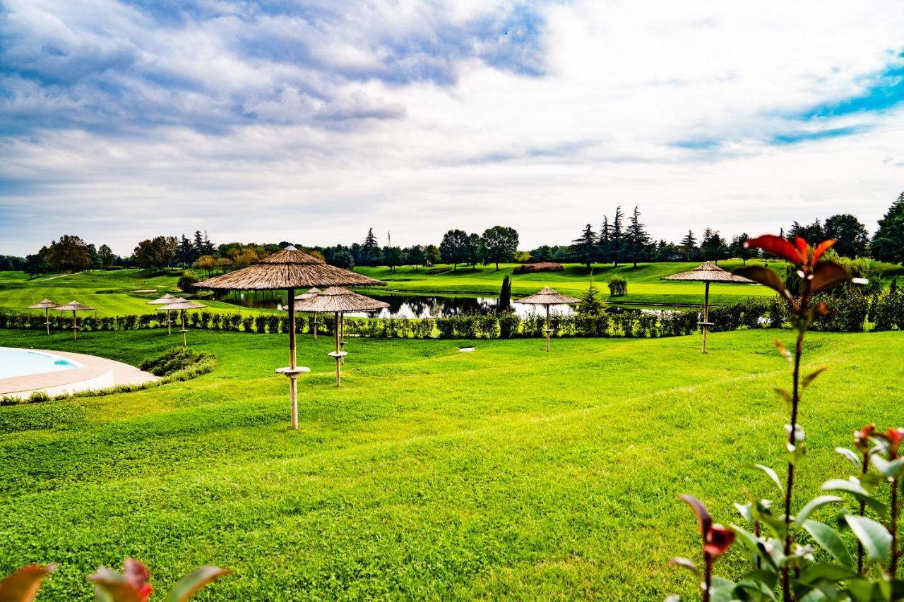 Le Robinie Golf & Resort 솔비아테올로나 외부 사진