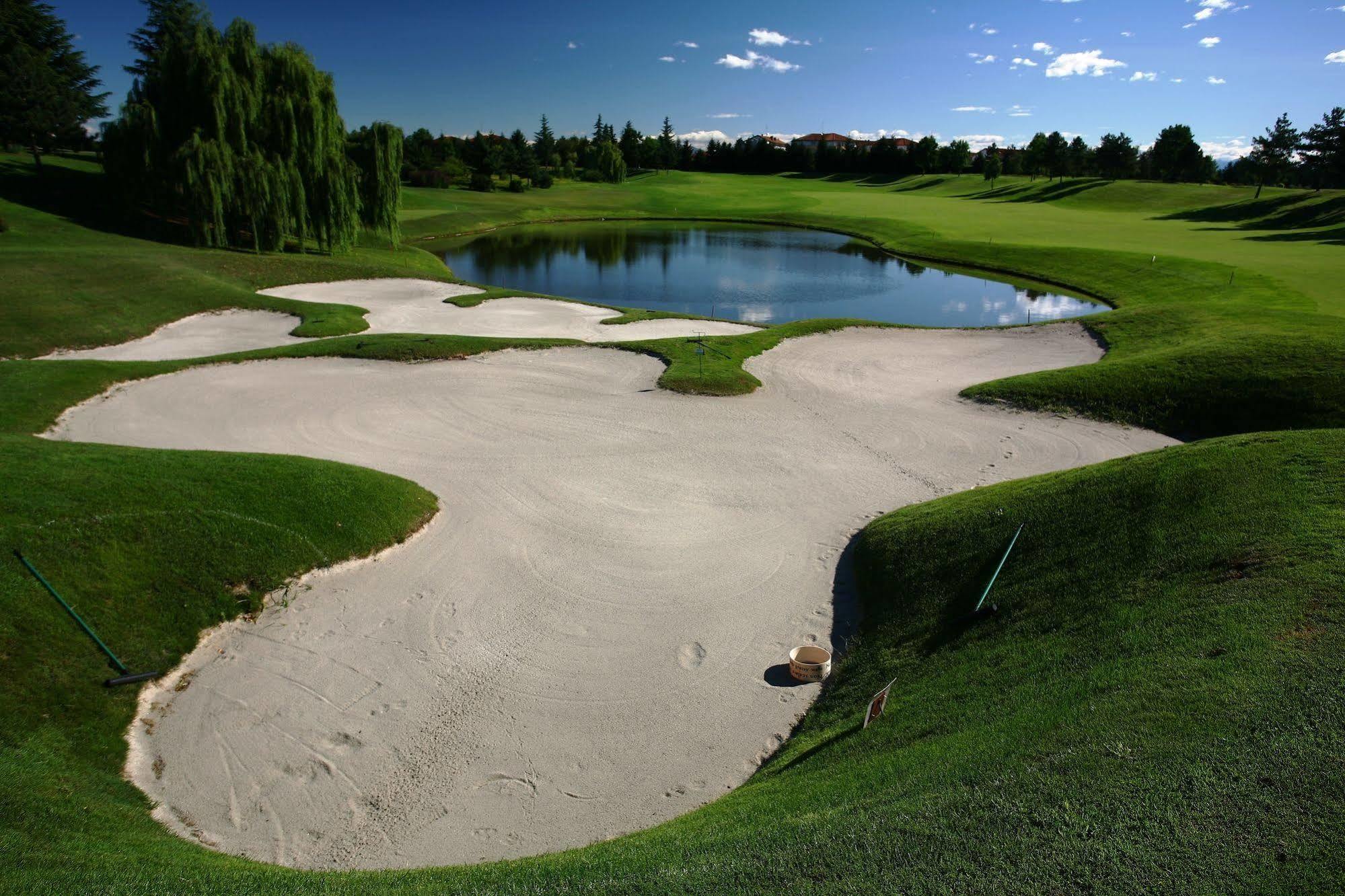 Le Robinie Golf & Resort 솔비아테올로나 외부 사진
